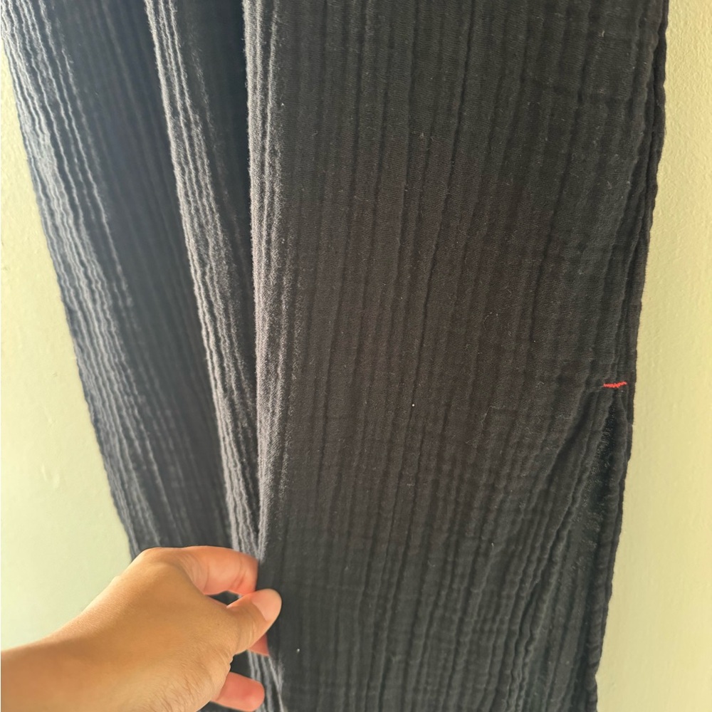 XiRENA Black Sleeveless Maxi Dress with Ruffled Neck - Picture 9 of 12